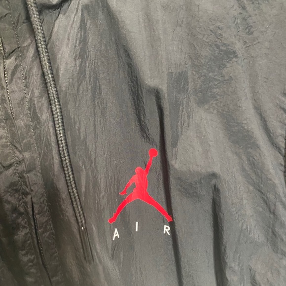 jordan windbreaker - Picture 3 of 4